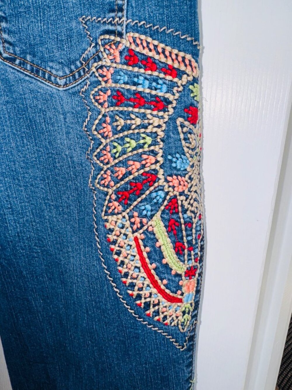 L&B Lucky & Blessed Boyfriend Jeans Womens 8 Embroidered Patchwork Denim Boho